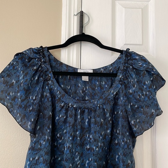 Ann Taylor Loft. Size L Navy blue blouse. Like new! Excellent condition! - Picture 5 of 10